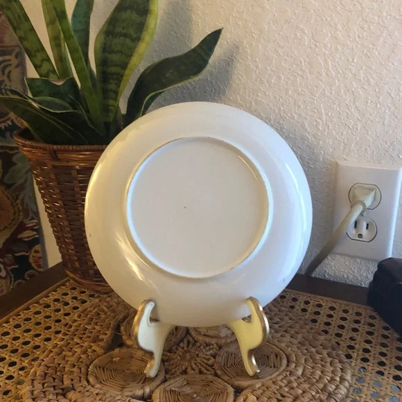 Vintage Mother Porcelain Plate w/Roses and Gold Trim - Picture 7 of 10